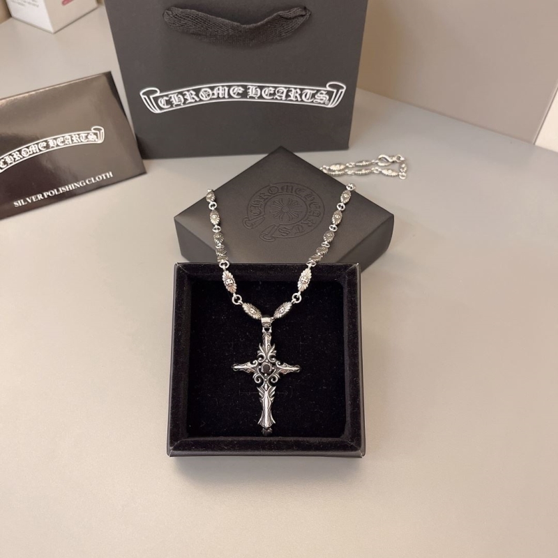 Ch**me He**ts necklaces